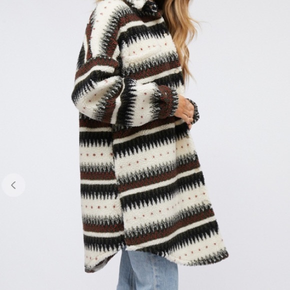 1 left !  SALE Alpine  Snow Over sized plush teddy shacket - Picture 2 of 11